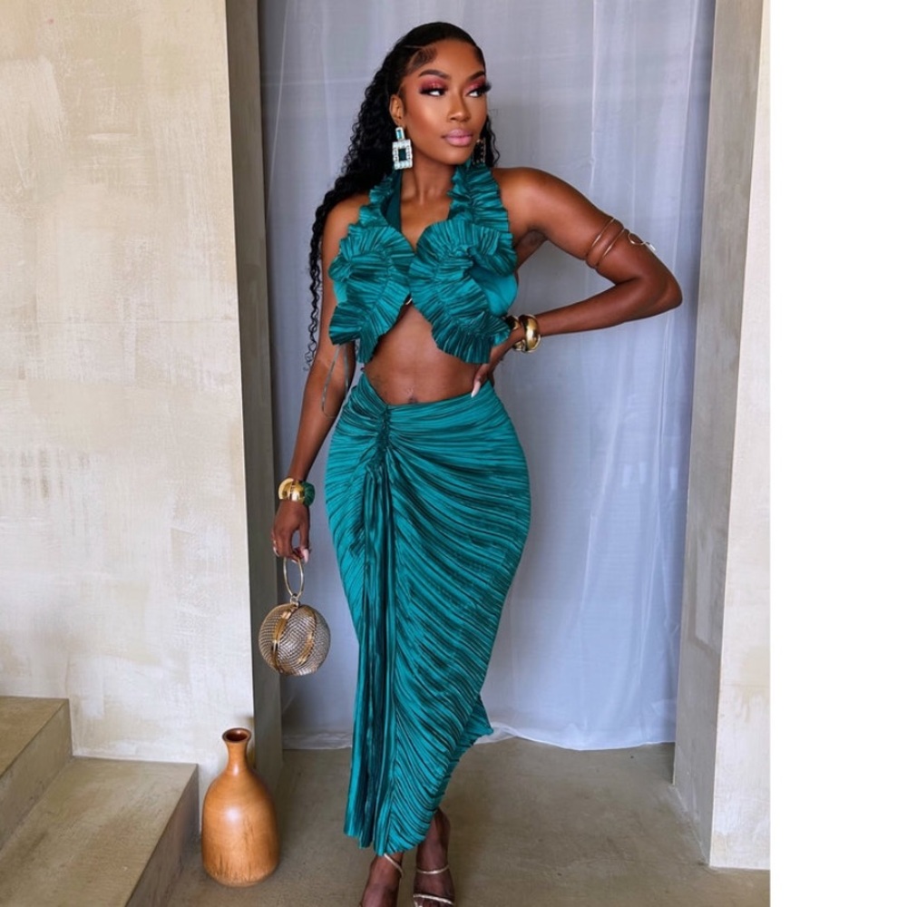 Ruffle crop and top set - size medium